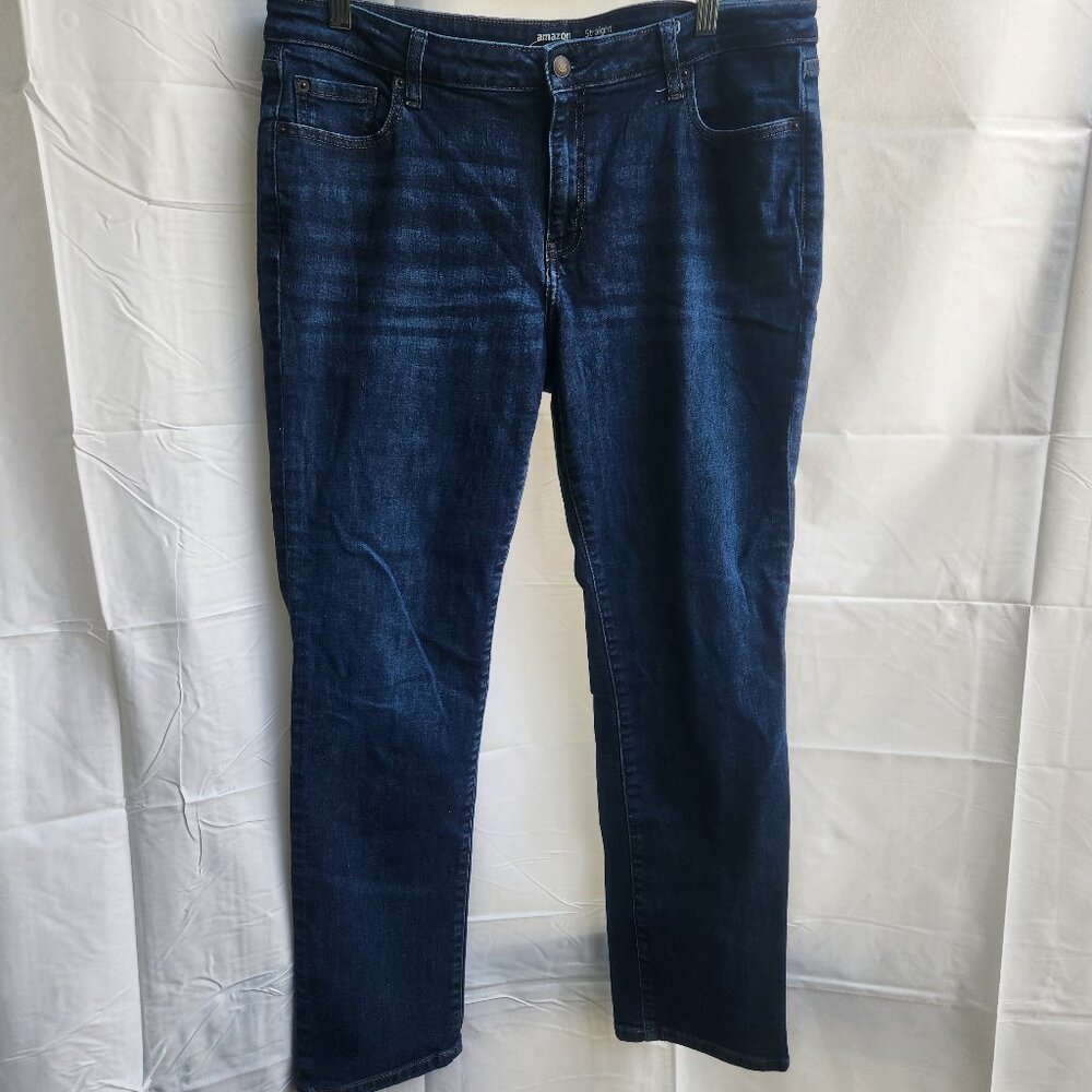 Women's Amazon Essentials Straight Leg Jeans, Size 16